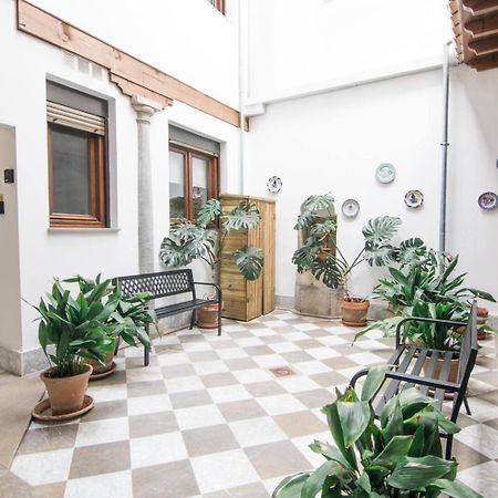 Tuguest Gracia Apartments Granada Bagian luar foto