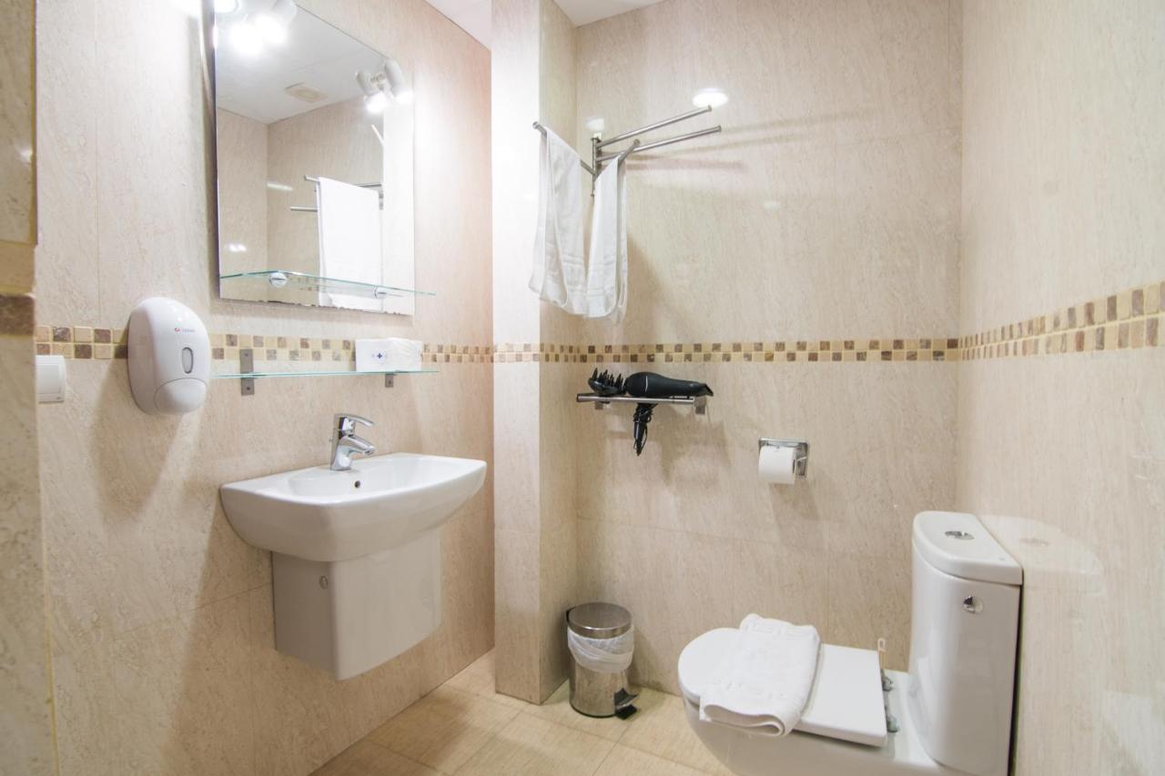 Tuguest Gracia Apartments Granada Bagian luar foto