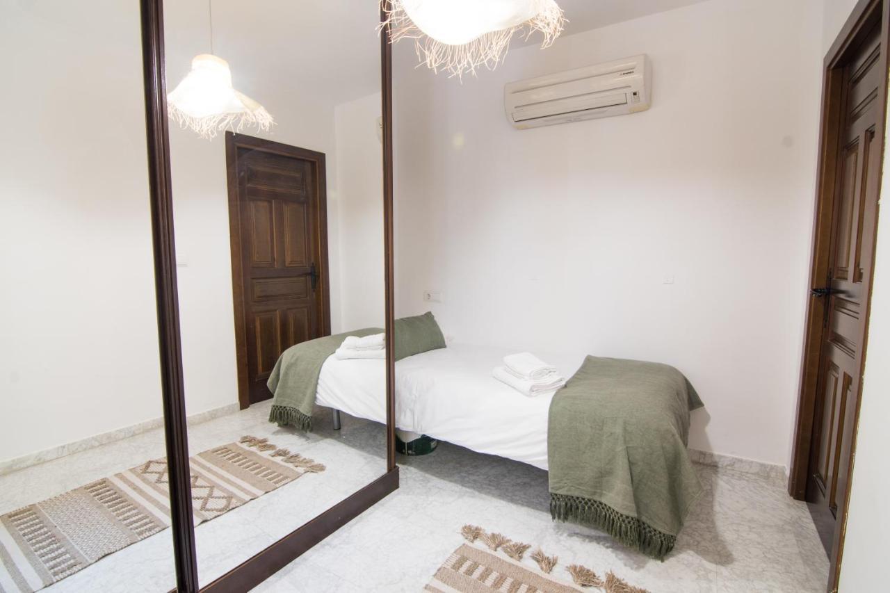 Tuguest Gracia Apartments Granada Bagian luar foto