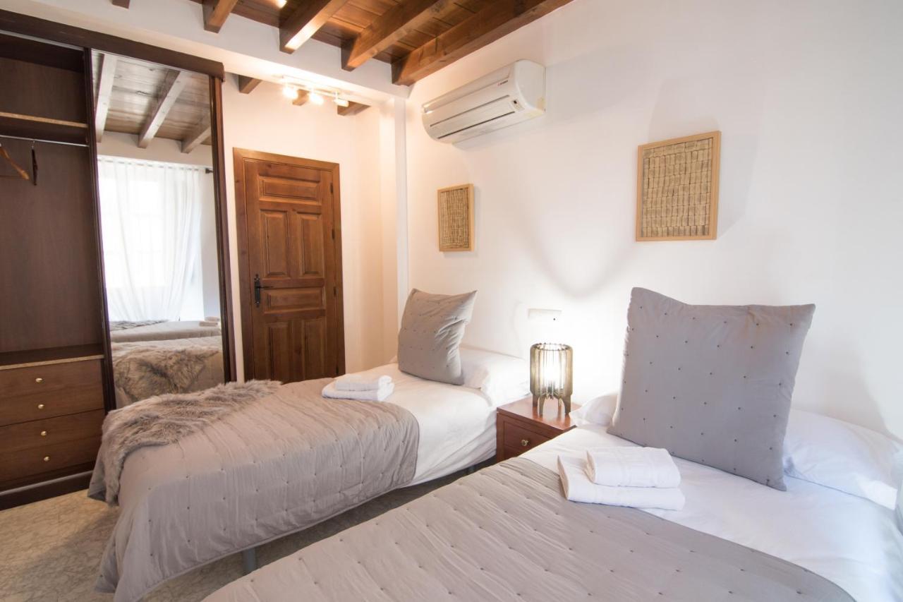 Tuguest Gracia Apartments Granada Bagian luar foto