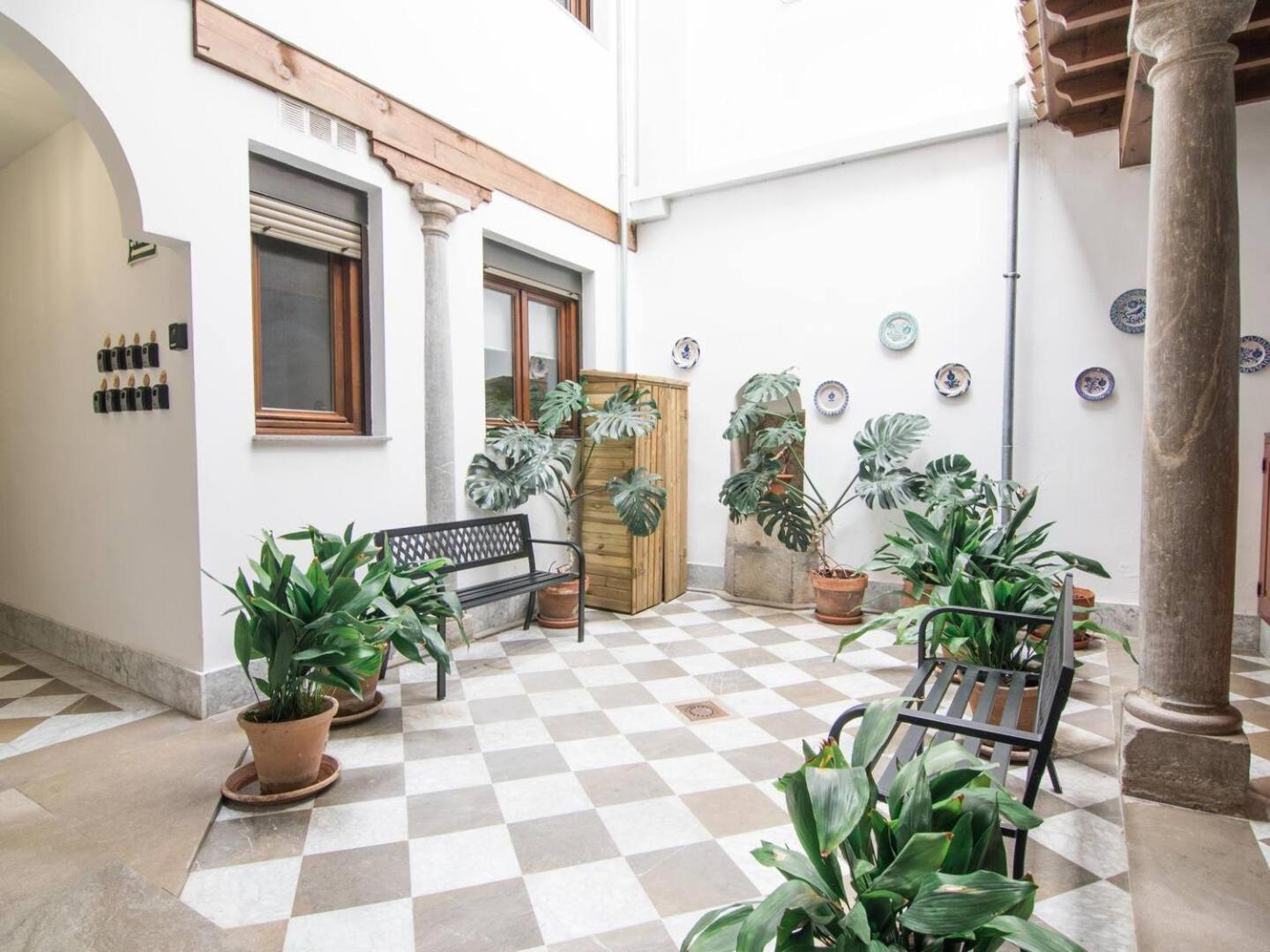 Tuguest Gracia Apartments Granada Bagian luar foto