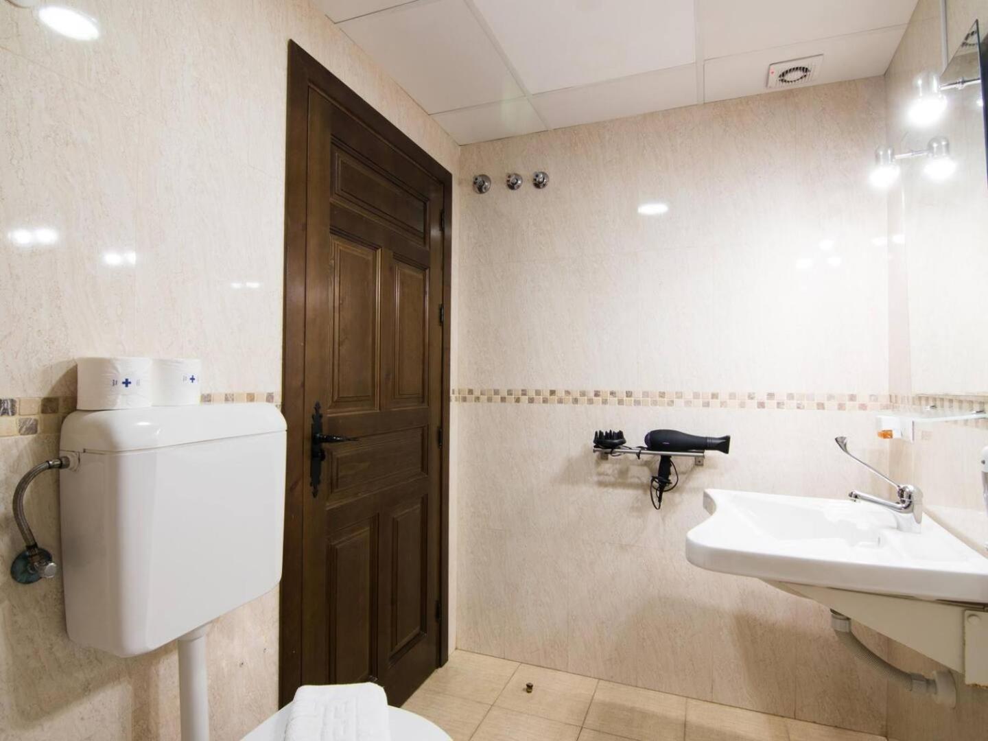 Tuguest Gracia Apartments Granada Bagian luar foto