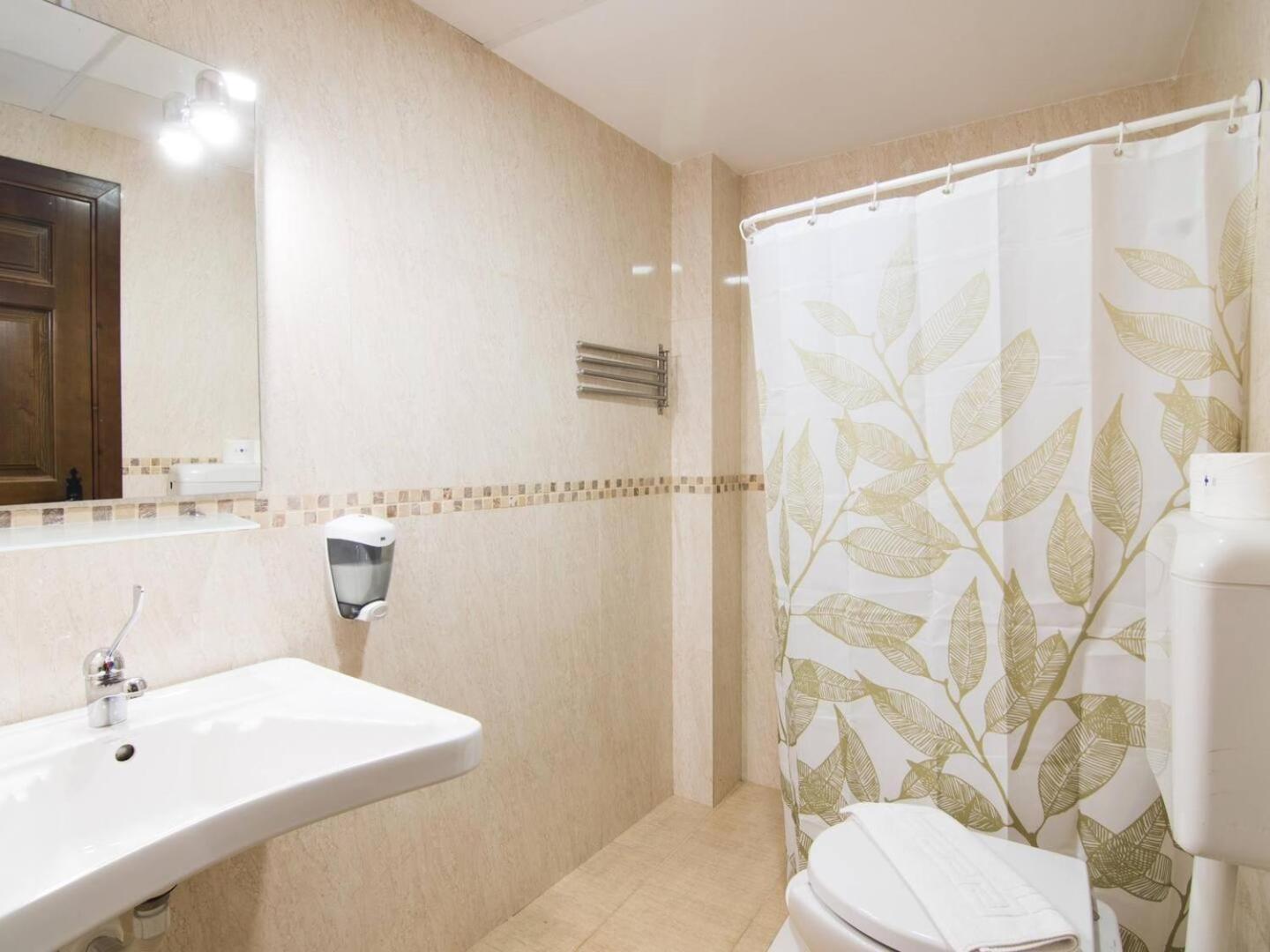 Tuguest Gracia Apartments Granada Bagian luar foto